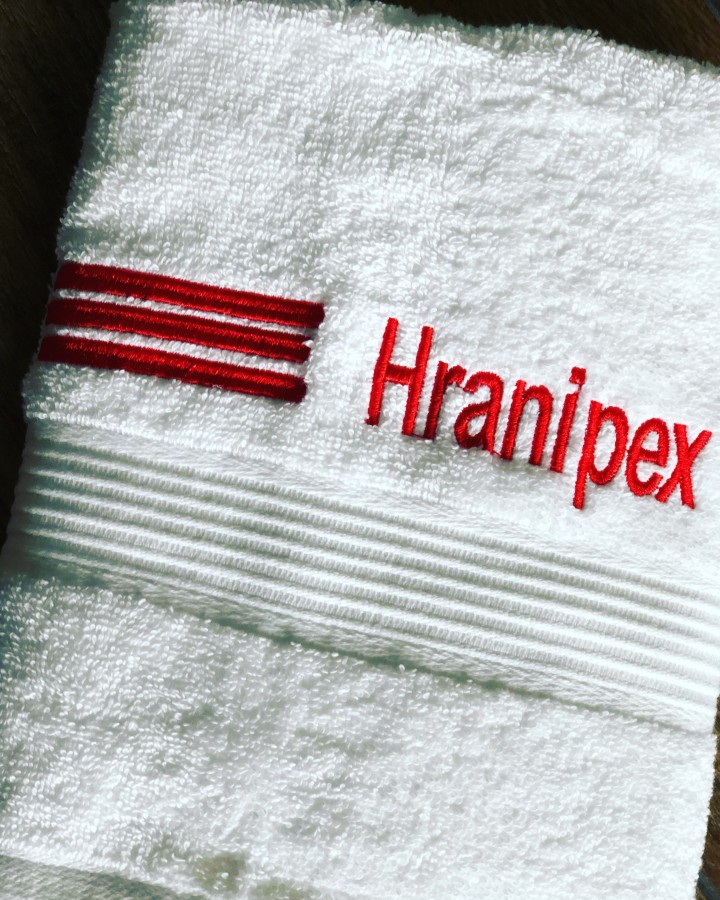 Logotipo siuvinėjimas ant tekstilės gaminių 