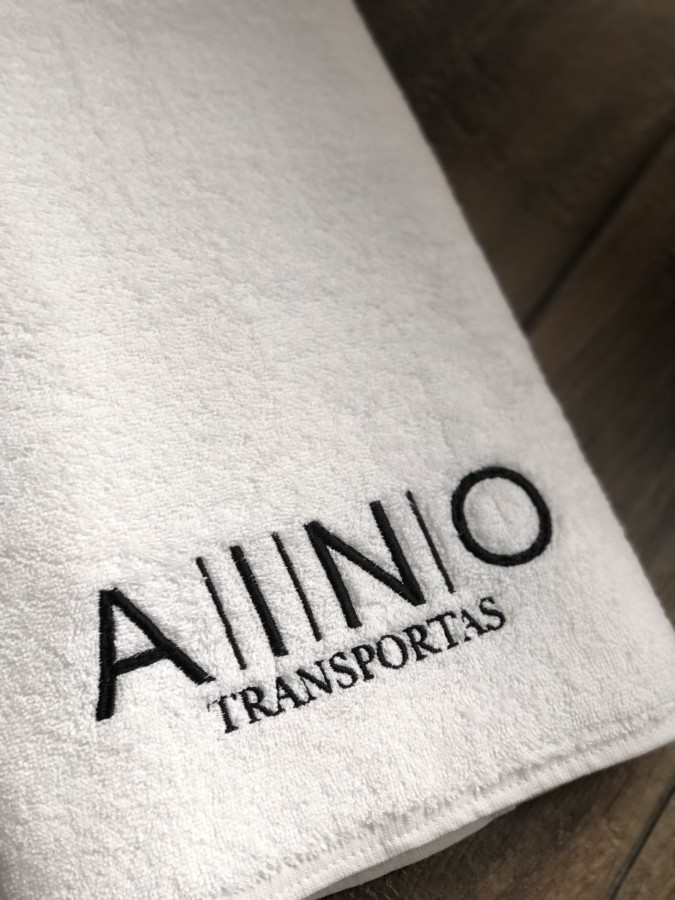 Logotipo siuvinėjimas ant tekstilės gaminių 