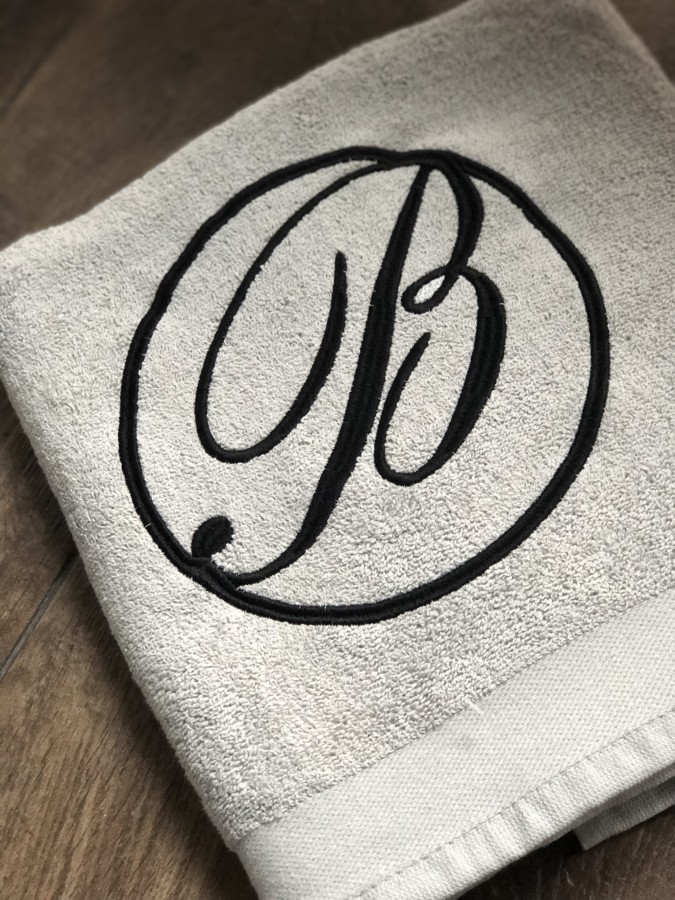 Logotipo siuvinėjimas ant tekstilės gaminių 