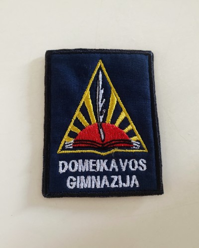 Domeikavoa gimnazijos emblema